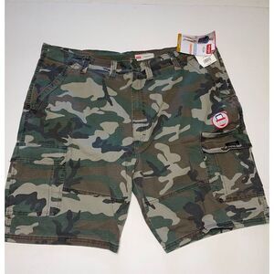 Wrangler Shorts Men's 44 Camo Cargo Relaxed Fit Cotton Blend Outdoors Hiking NWT